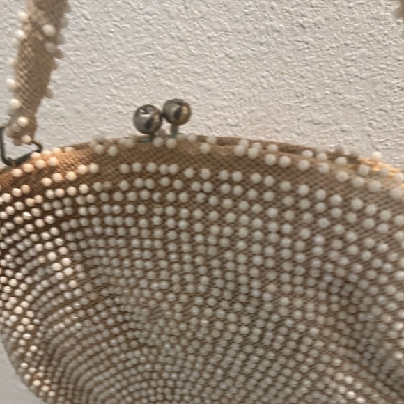 Vintage beaded handbag with clasp with pearl like embellishments - Picture 7 of 15